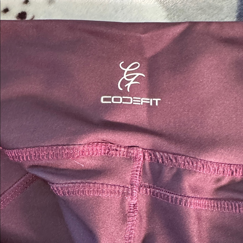 Pink Wave Pattern Leggings - Picture 2 of 6